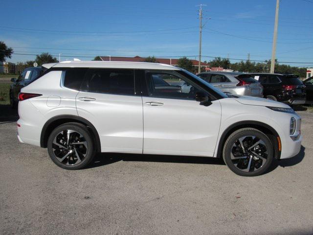 new 2024 Mitsubishi Outlander car, priced at $29,465