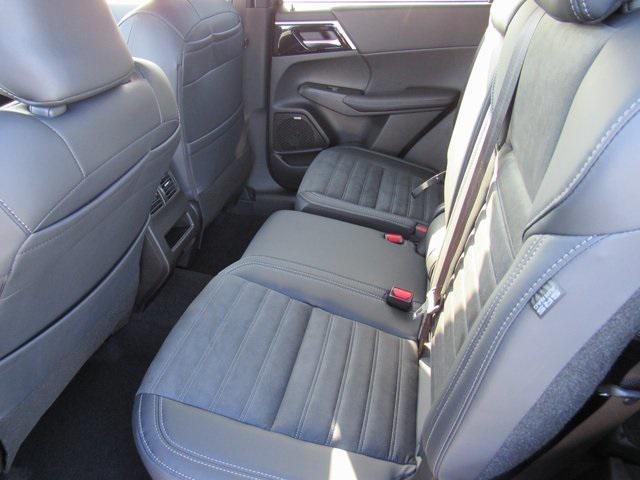 new 2025 Mitsubishi Outlander car, priced at $26,785