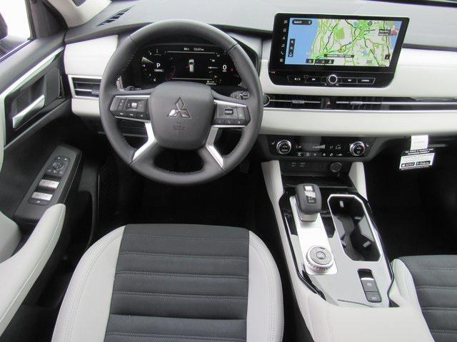 new 2025 Mitsubishi Outlander car, priced at $30,040