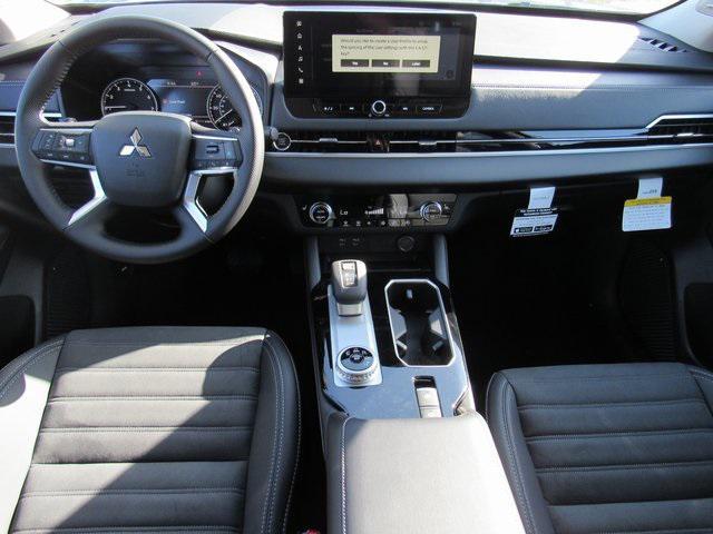 new 2025 Mitsubishi Outlander car, priced at $26,105