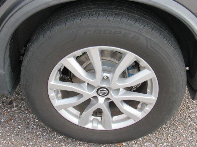 used 2020 Nissan Rogue car, priced at $10,987