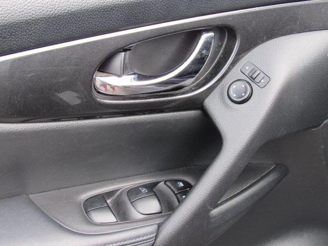 used 2020 Nissan Rogue car, priced at $10,987