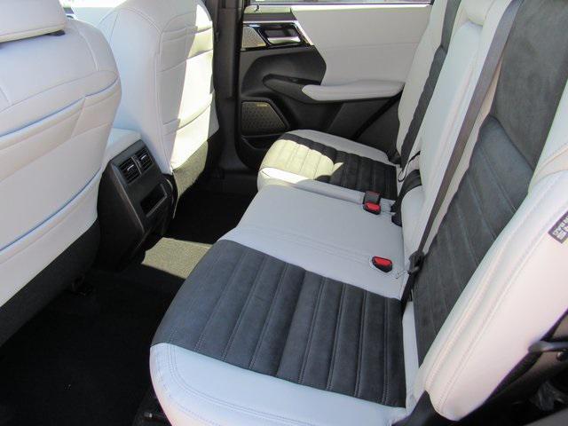 new 2025 Mitsubishi Outlander car, priced at $30,645