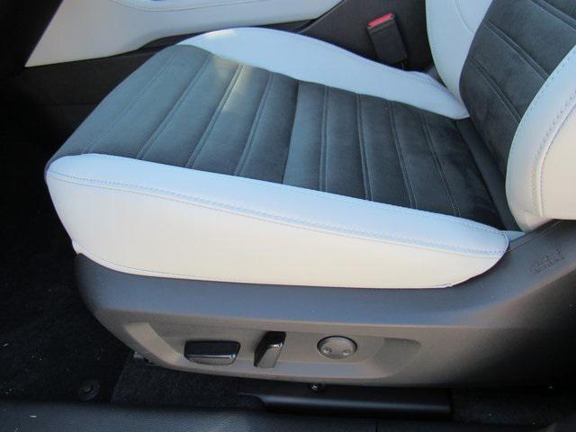 new 2025 Mitsubishi Outlander car, priced at $30,645