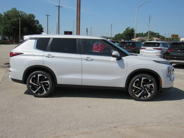 new 2024 Mitsubishi Outlander car, priced at $27,050