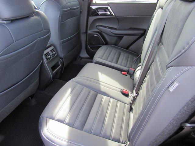 new 2025 Mitsubishi Outlander car, priced at $26,700