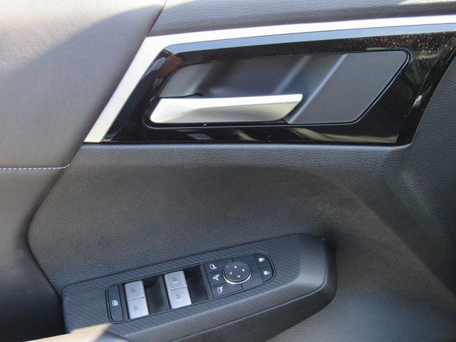 new 2025 Mitsubishi Outlander car, priced at $26,105