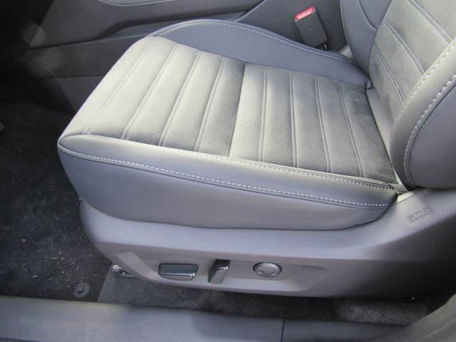 new 2025 Mitsubishi Outlander car, priced at $26,240