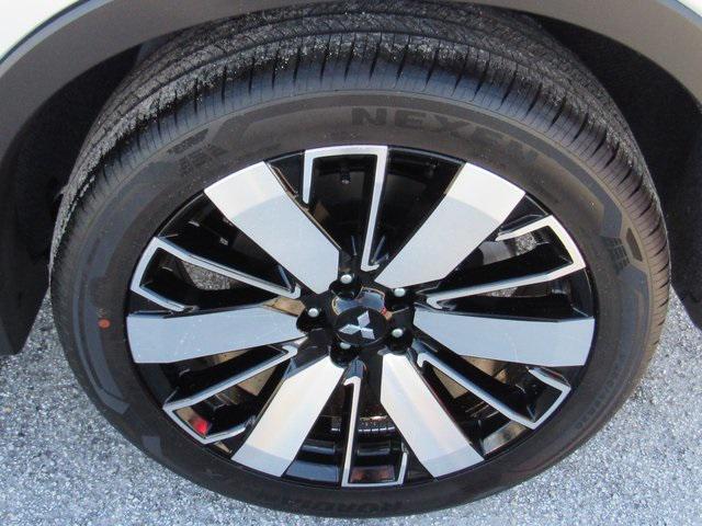 new 2025 Mitsubishi Outlander car, priced at $29,795