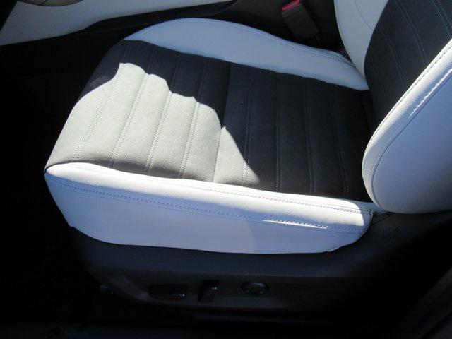 new 2025 Mitsubishi Outlander car, priced at $29,795