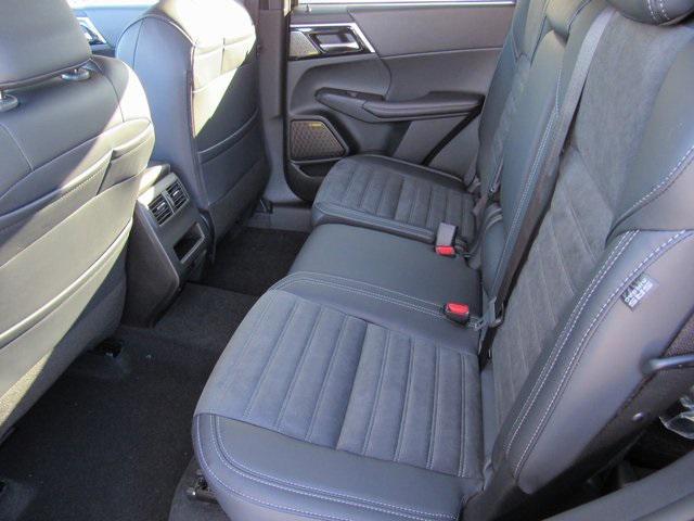 new 2025 Mitsubishi Outlander car, priced at $29,200