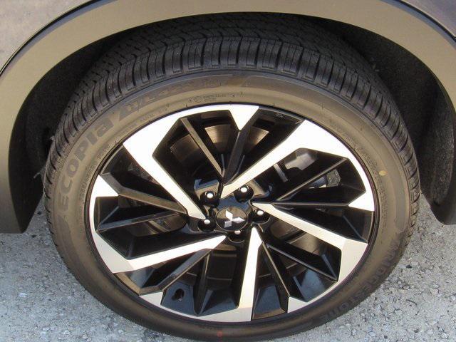 new 2025 Mitsubishi Outlander PHEV car, priced at $40,420