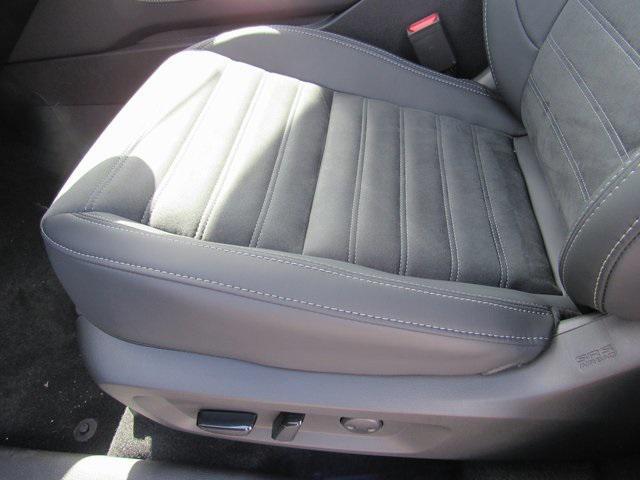 new 2025 Mitsubishi Outlander car, priced at $28,255