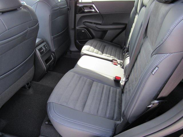 new 2025 Mitsubishi Outlander car, priced at $28,255