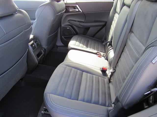 new 2025 Mitsubishi Outlander car, priced at $26,255