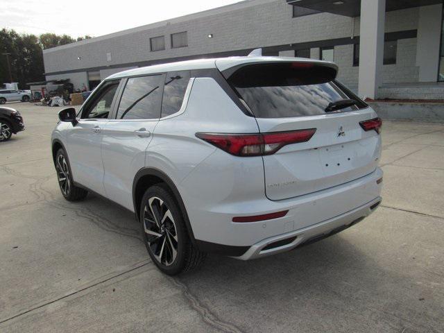 new 2024 Mitsubishi Outlander car, priced at $27,655