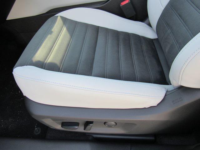 new 2025 Mitsubishi Outlander car, priced at $31,795