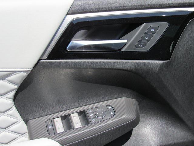 new 2025 Mitsubishi Outlander PHEV car, priced at $40,420