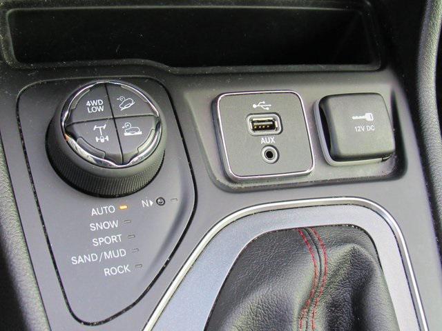 used 2019 Jeep Cherokee car, priced at $15,987