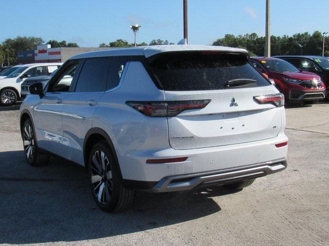 new 2025 Mitsubishi Outlander car, priced at $32,040