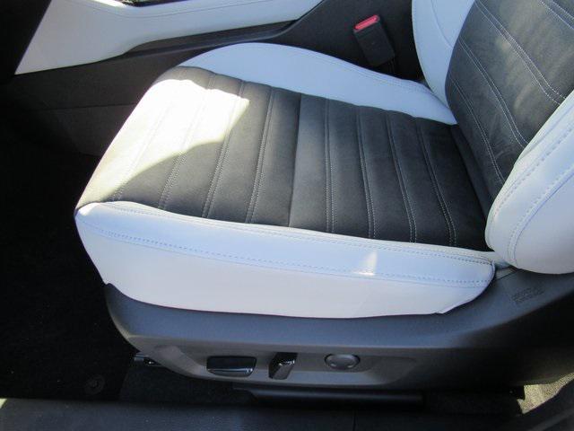 new 2025 Mitsubishi Outlander car, priced at $32,040