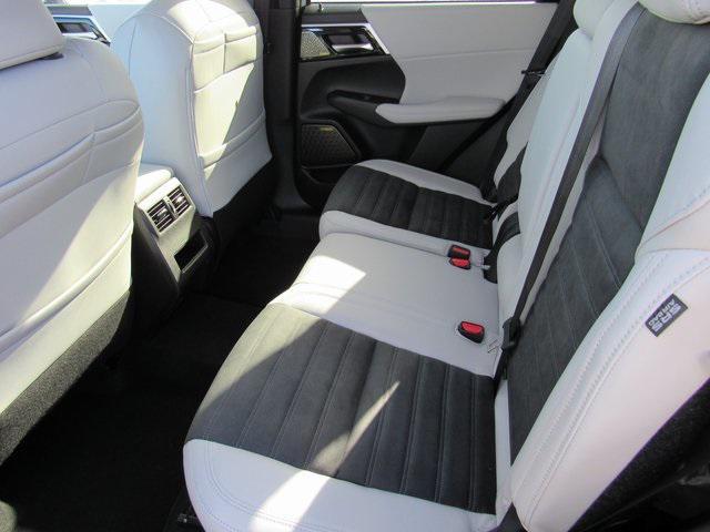 new 2025 Mitsubishi Outlander car, priced at $32,040