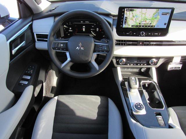 new 2025 Mitsubishi Outlander car, priced at $32,040