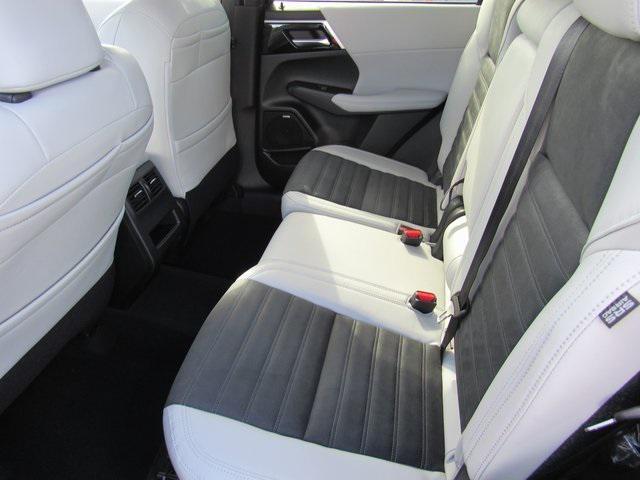 new 2025 Mitsubishi Outlander car, priced at $25,785