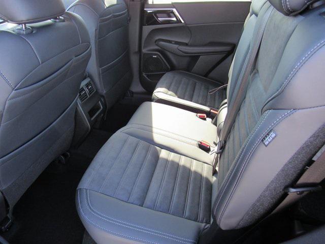 new 2025 Mitsubishi Outlander car, priced at $26,240