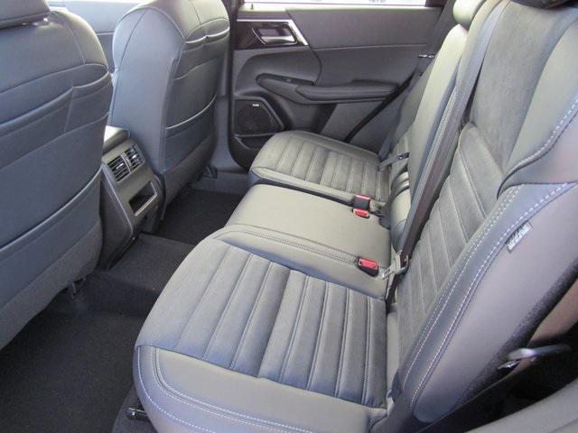 new 2025 Mitsubishi Outlander car, priced at $26,255