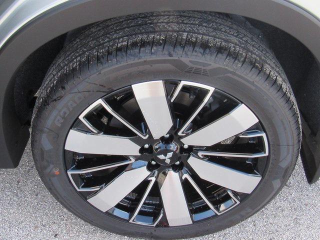new 2025 Mitsubishi Outlander car, priced at $25,190