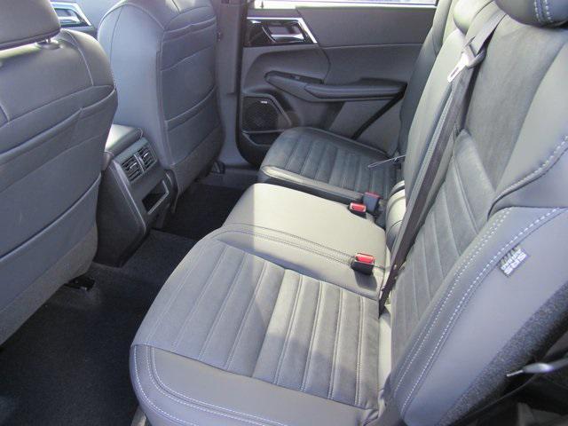 new 2025 Mitsubishi Outlander car, priced at $25,190