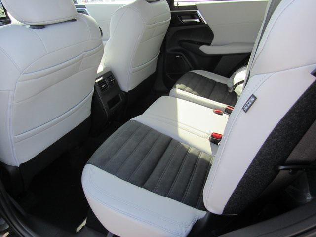 new 2025 Mitsubishi Outlander car, priced at $26,835