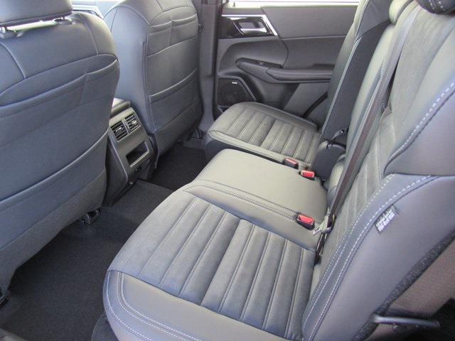 new 2025 Mitsubishi Outlander car, priced at $27,090