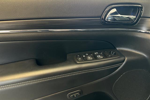 used 2021 Jeep Grand Cherokee car, priced at $29,594