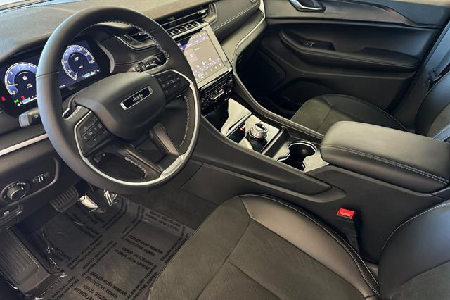 new 2025 Jeep Grand Cherokee car, priced at $42,225