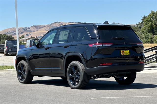 new 2025 Jeep Grand Cherokee car, priced at $42,225