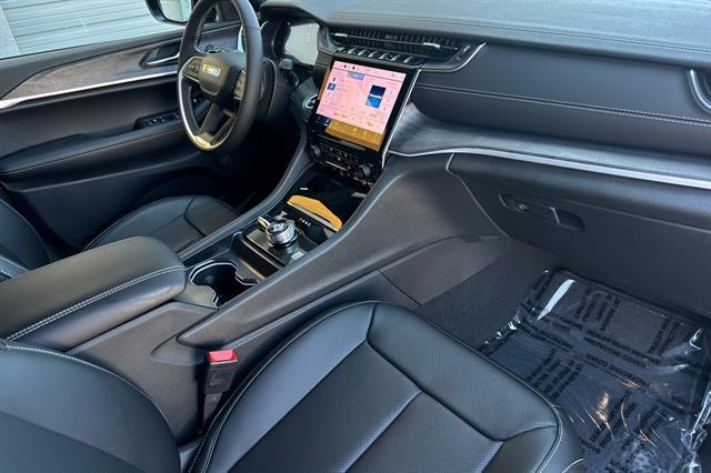 new 2025 Jeep Grand Cherokee L car, priced at $55,682