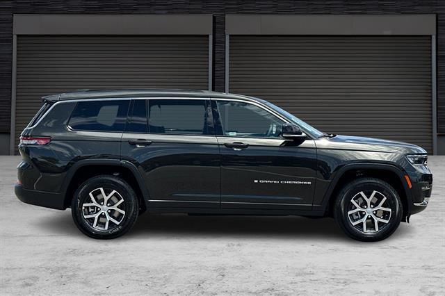 new 2024 Jeep Grand Cherokee L car, priced at $47,290