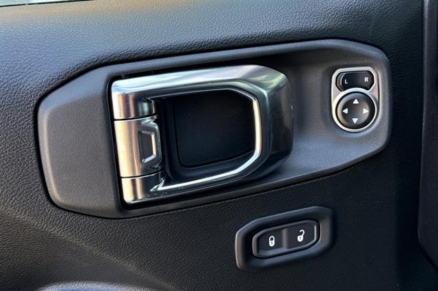 new 2025 Jeep Wrangler car, priced at $54,325