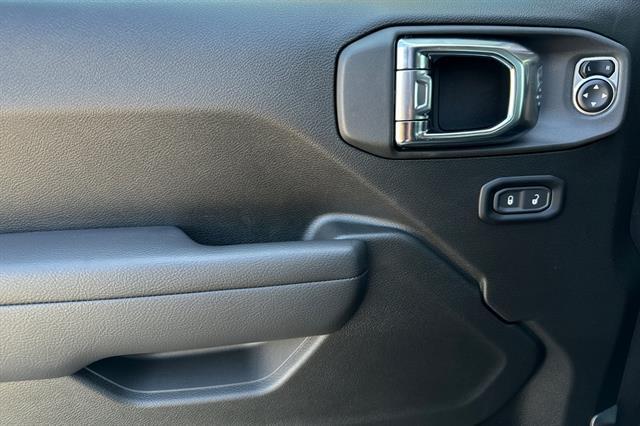 new 2025 Jeep Wrangler car, priced at $54,325