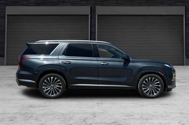 used 2024 Hyundai Palisade car, priced at $38,391