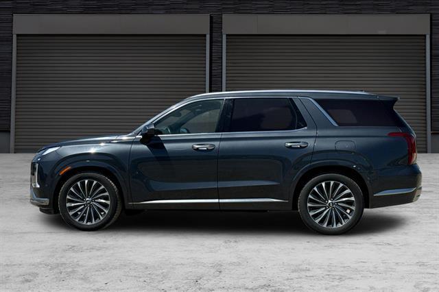 used 2024 Hyundai Palisade car, priced at $38,391