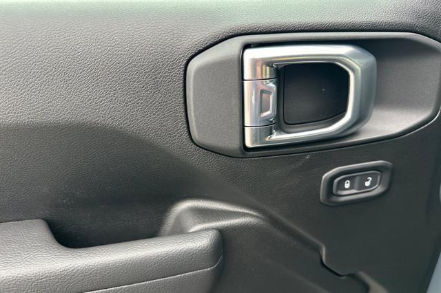 new 2026 Jeep Wrangler car, priced at $39,475