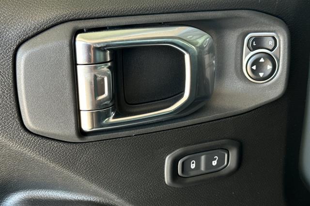 new 2025 Jeep Wrangler car, priced at $48,402