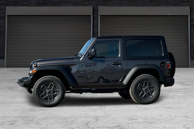 new 2025 Jeep Wrangler car, priced at $43,125