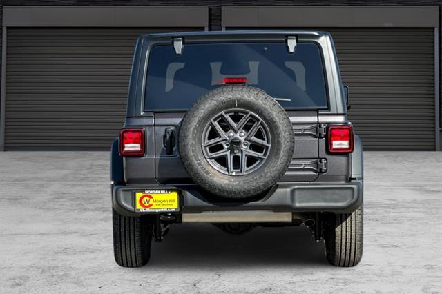 new 2025 Jeep Wrangler car, priced at $43,125