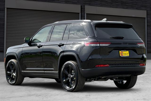 new 2025 Jeep Grand Cherokee car, priced at $43,470