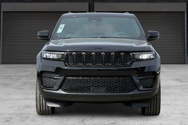 new 2025 Jeep Grand Cherokee car, priced at $43,470