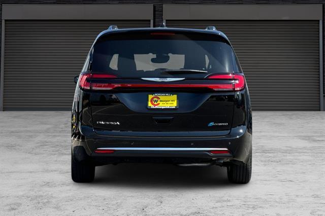 new 2025 Chrysler Pacifica Hybrid car, priced at $55,541